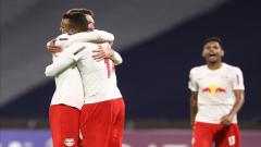 Bragantino players celebrate a goal